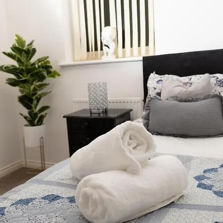 Broughton Haven 5 Beds House Free Wifi, Free Parking, Netflix Apartment Milton Keynes Exterior photo