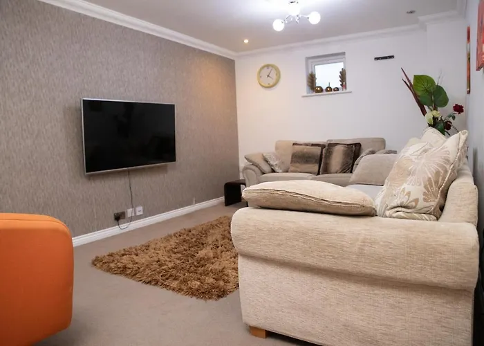 Broughton Haven 5 Beds House Free Wifi, Free Parking, Netflix