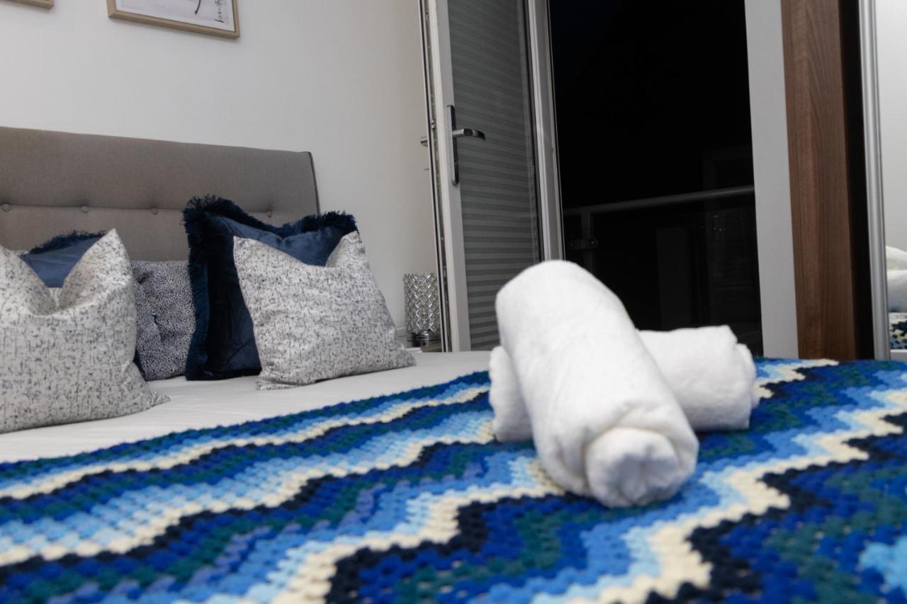Broughton Haven 5 Beds House Free Wifi, Free Parking, Netflix * Milton Keynes