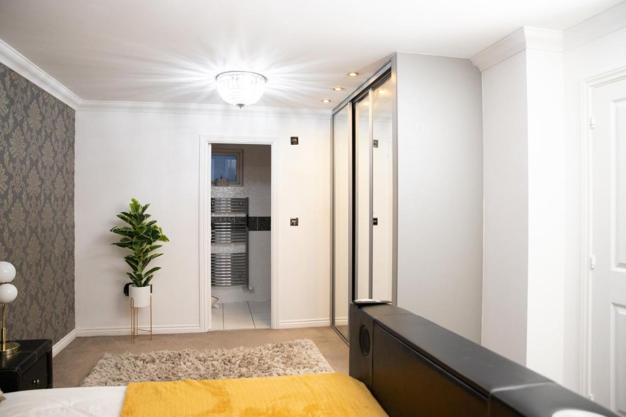 Broughton Haven 5 Beds House Free Wifi, Free Parking, Netflix